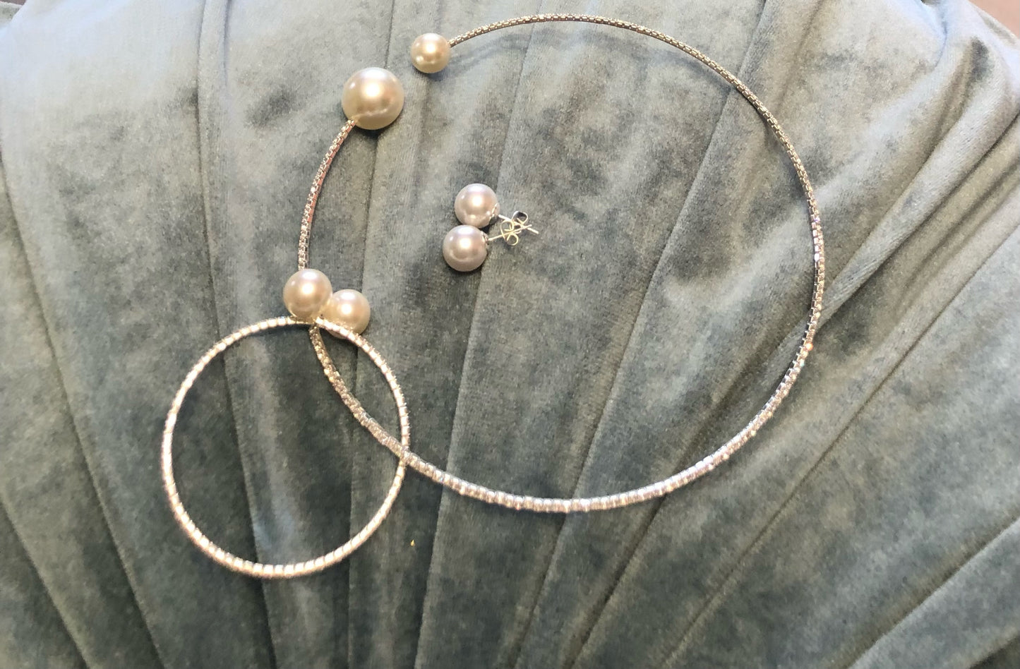 Silver Rim Pearl Set